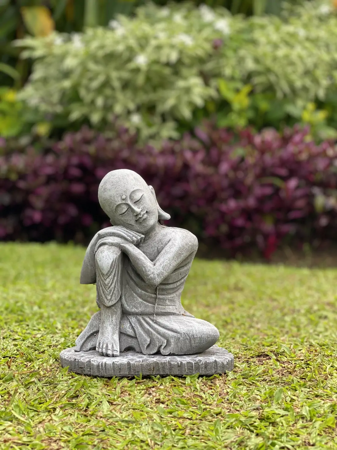  Product image 2 of the product “Amar - Buddha relax - right knee up. 25cm H | cast stone ”